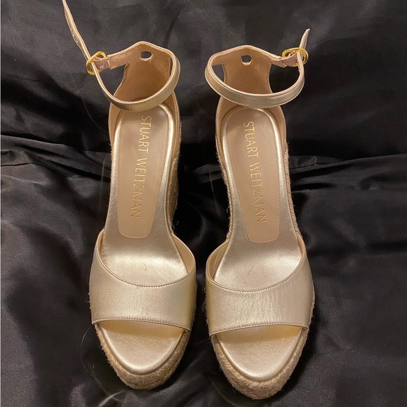 Stuart Weitzman Gold & Tan Wedges